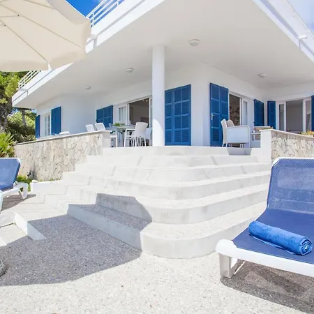 Villa Na Pilena 4 *